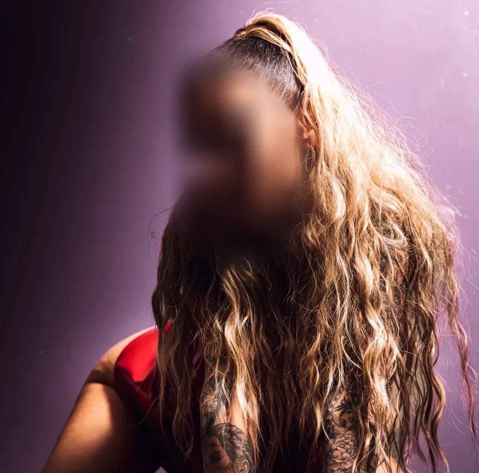 Bethan, 38
