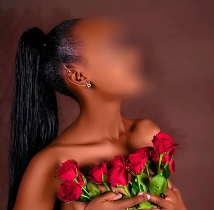 Courtney, 23
