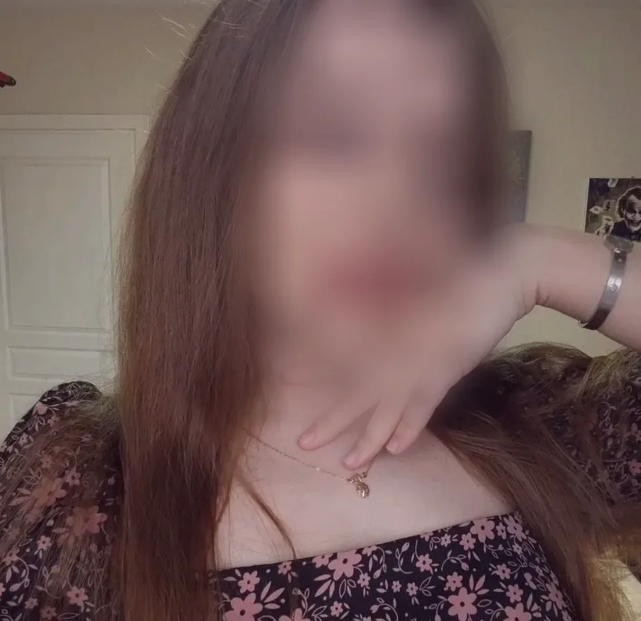 Evie, 24