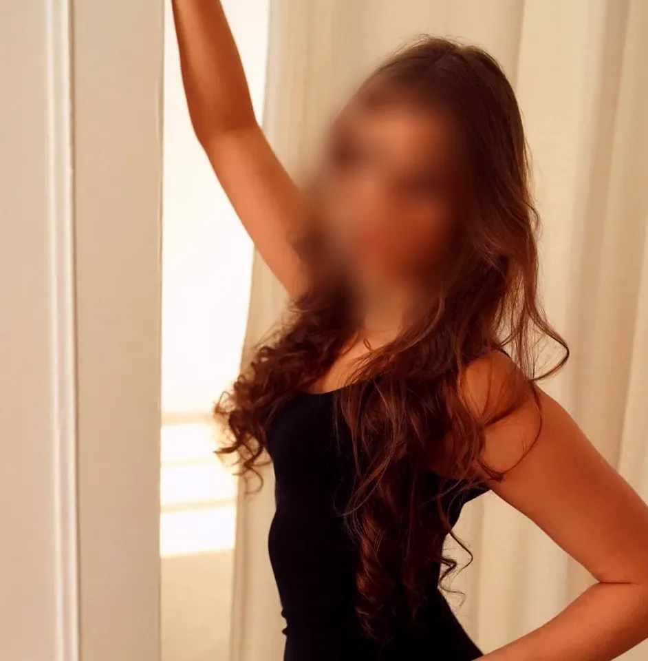 Leyla, 19