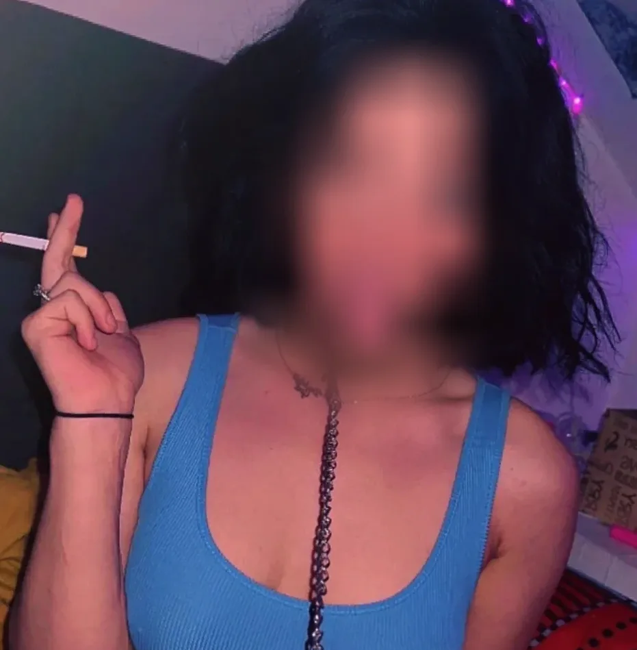 Samantha, 23